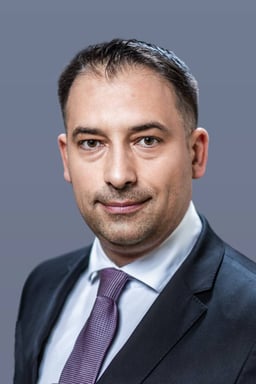 Robert Szuchy, Managing partner logo